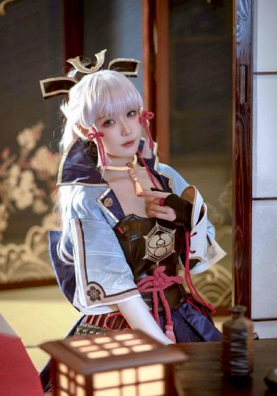 欧美花胸纹身手稿男_720电影完整版