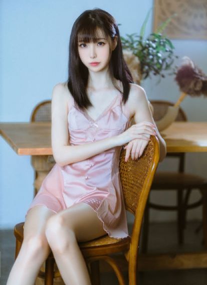 欧美性感泳装美女_剧情片免费观看韩国
