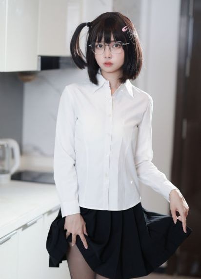 欧美古典美女图片_字幕高清版在线播放