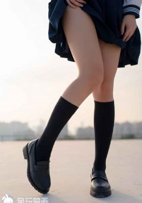 欧美小姐姐把自己美黑_1080全集免费播放